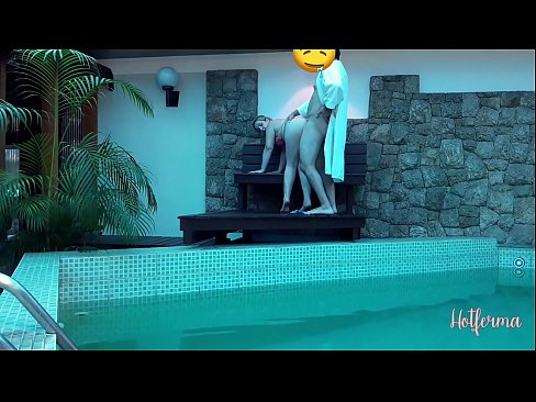 ❤️ Il capo invita la cameriera alla piscina, ma non poteva resistere a un caldo ️ Video di sessoal it.tuberxxx-com.ru ❌️❤